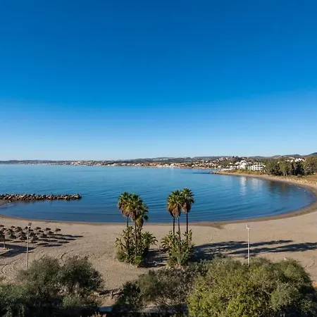 Charming Beachfront In Marina Apartment
